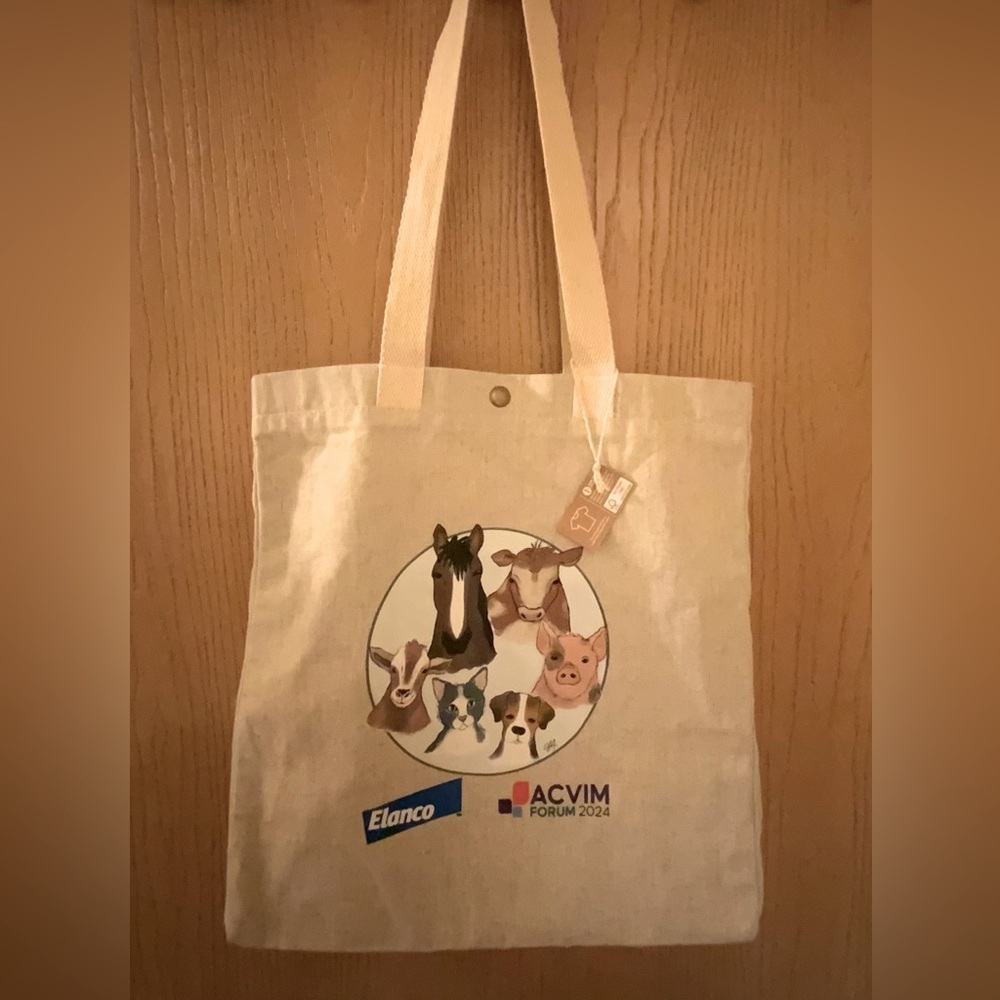 NWT Canvas ReUsable Bag, Animal Decal, 12” Handles, 1 Snap Top, 5” W Base, 14” H